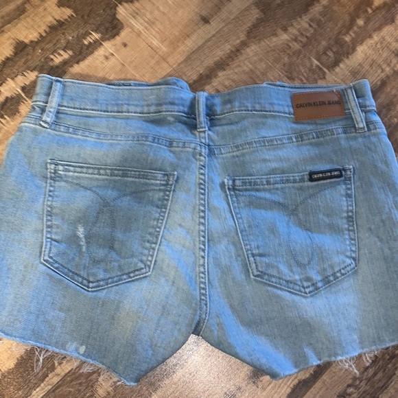 calvin klein mid rise jean shorts - Picture 3 of 6